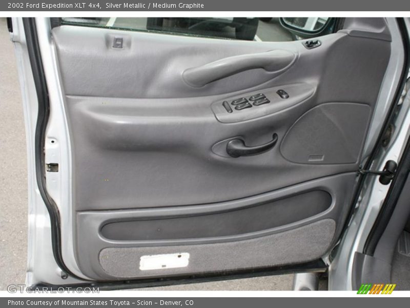 Silver Metallic / Medium Graphite 2002 Ford Expedition XLT 4x4