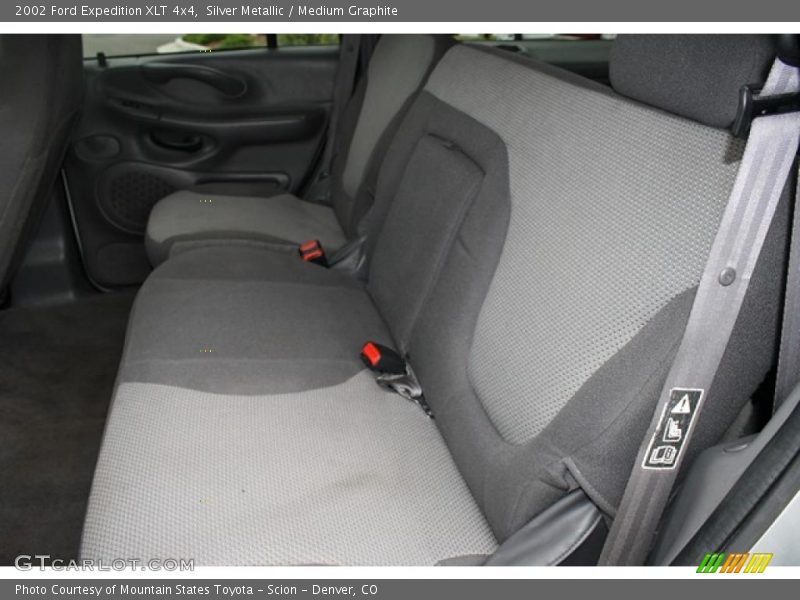 Silver Metallic / Medium Graphite 2002 Ford Expedition XLT 4x4