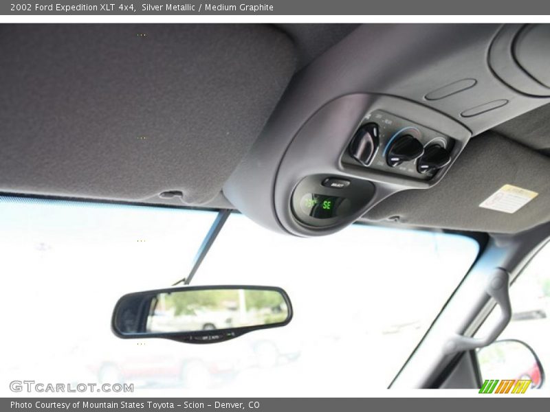 Silver Metallic / Medium Graphite 2002 Ford Expedition XLT 4x4