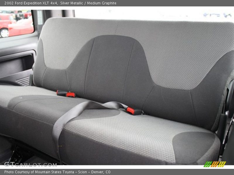 Silver Metallic / Medium Graphite 2002 Ford Expedition XLT 4x4