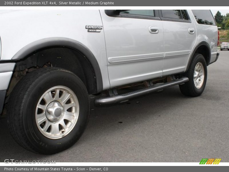 Silver Metallic / Medium Graphite 2002 Ford Expedition XLT 4x4