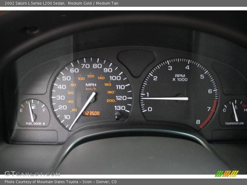 Medium Gold / Medium Tan 2002 Saturn L Series L200 Sedan
