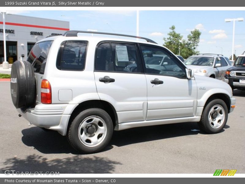 Silky Silver Metallic / Grey 1999 Suzuki Grand Vitara JS