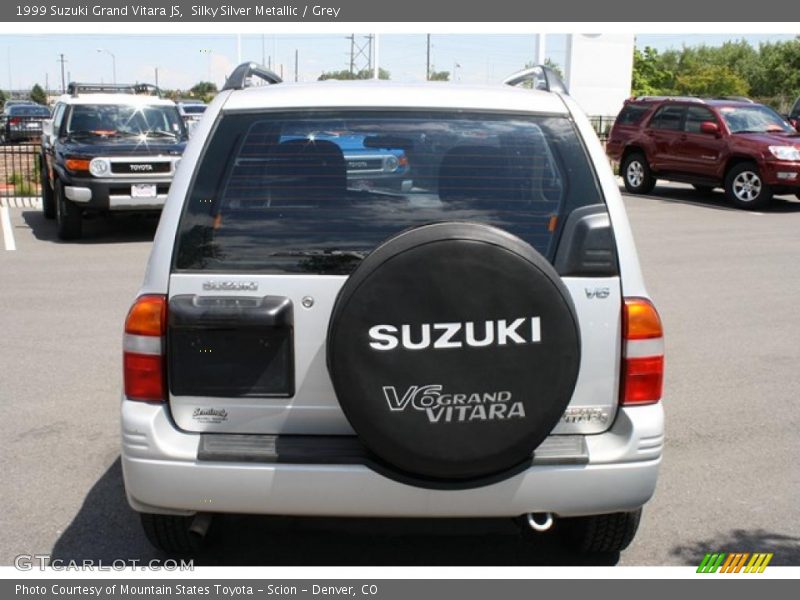 Silky Silver Metallic / Grey 1999 Suzuki Grand Vitara JS