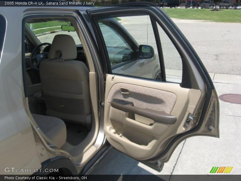 Sahara Sand Metallic / Ivory 2005 Honda CR-V LX