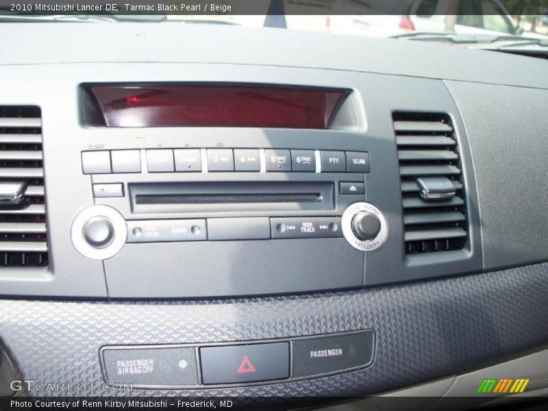 Tarmac Black Pearl / Beige 2010 Mitsubishi Lancer DE