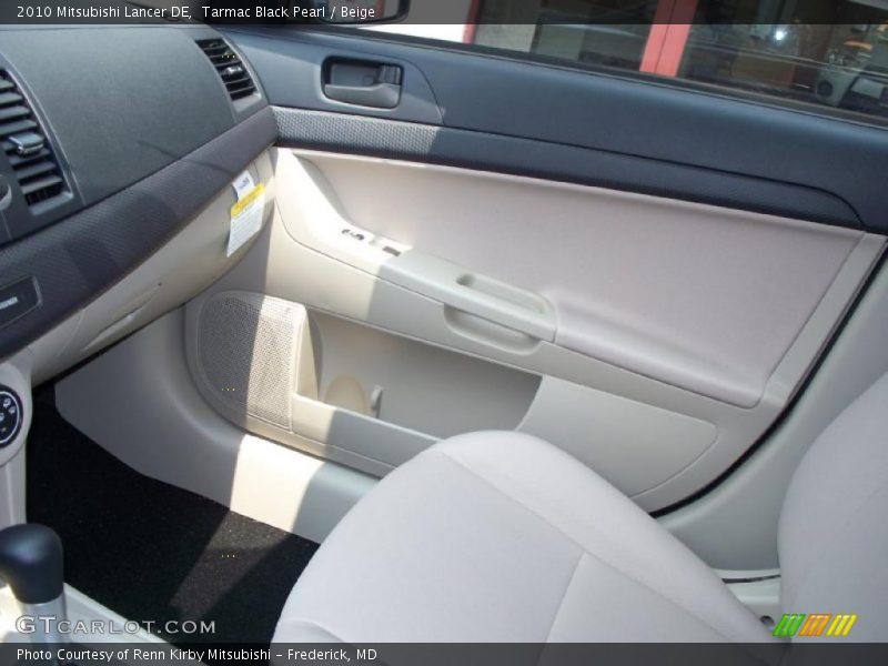 Tarmac Black Pearl / Beige 2010 Mitsubishi Lancer DE