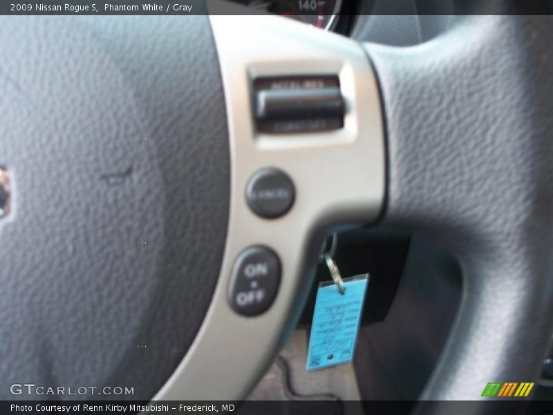 Phantom White / Gray 2009 Nissan Rogue S