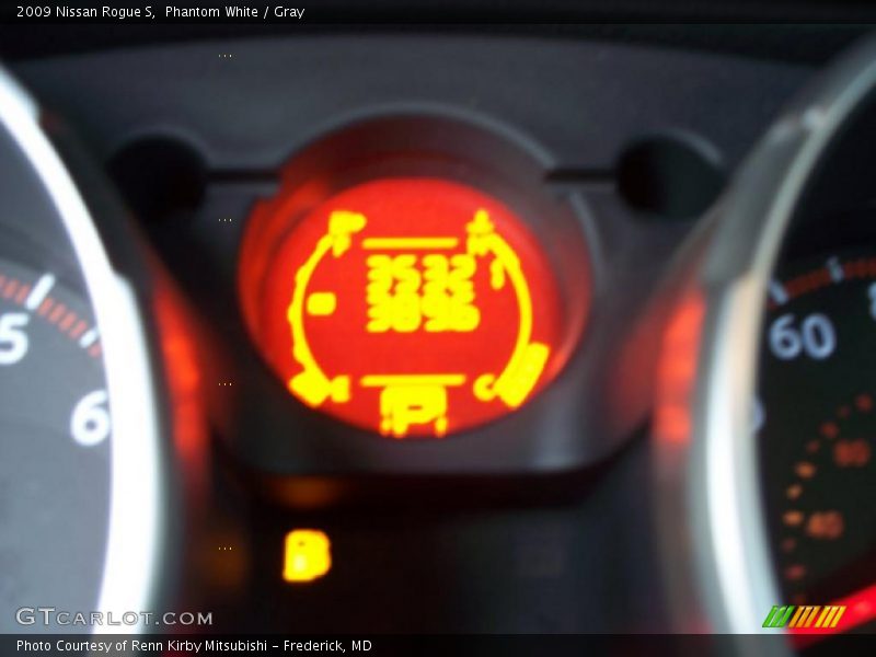 Phantom White / Gray 2009 Nissan Rogue S