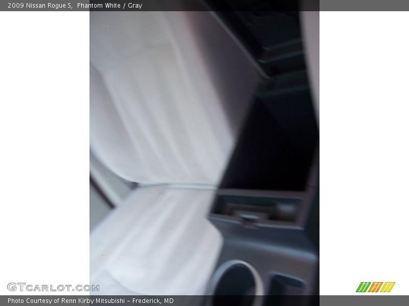 Phantom White / Gray 2009 Nissan Rogue S