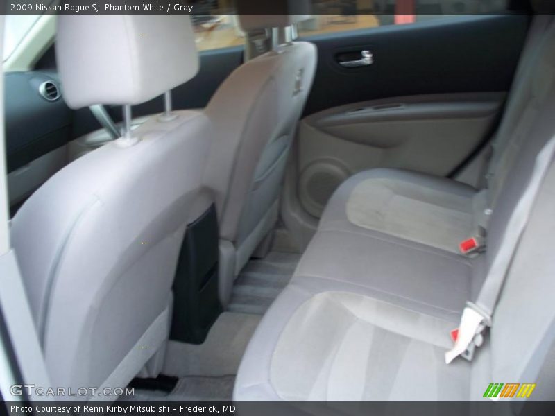 Phantom White / Gray 2009 Nissan Rogue S