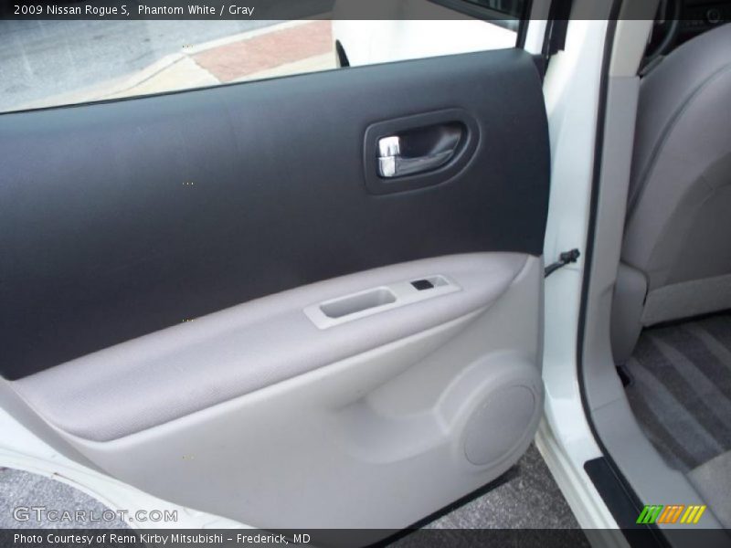 Phantom White / Gray 2009 Nissan Rogue S