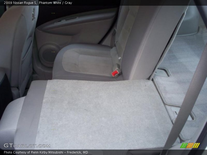 Phantom White / Gray 2009 Nissan Rogue S