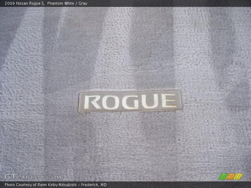 Phantom White / Gray 2009 Nissan Rogue S