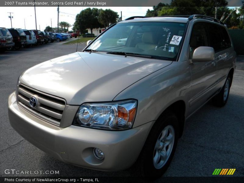 Sonora Gold Pearl / Ivory Beige 2007 Toyota Highlander
