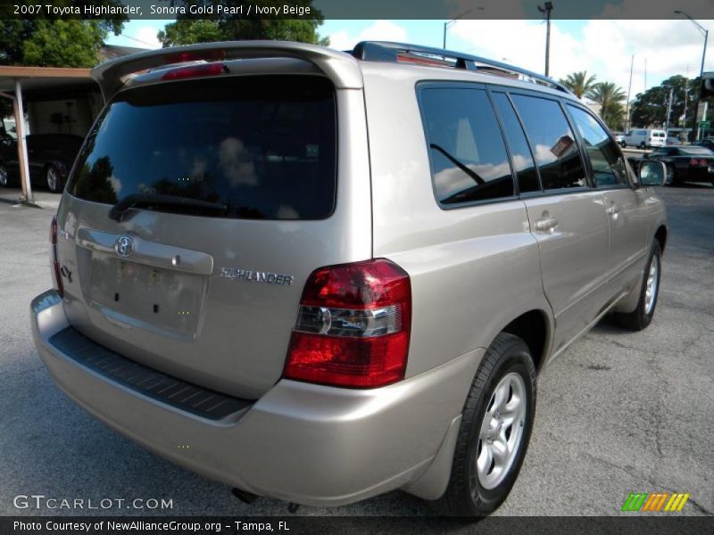 Sonora Gold Pearl / Ivory Beige 2007 Toyota Highlander
