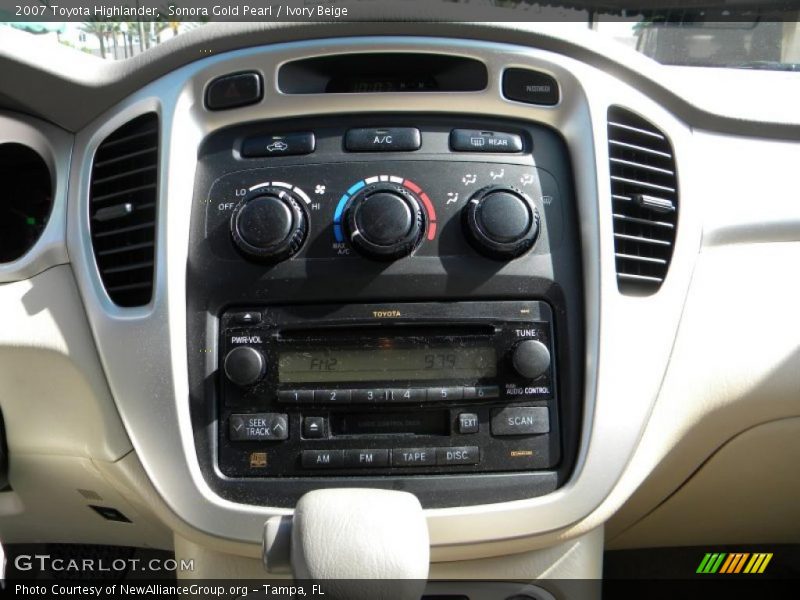 Sonora Gold Pearl / Ivory Beige 2007 Toyota Highlander