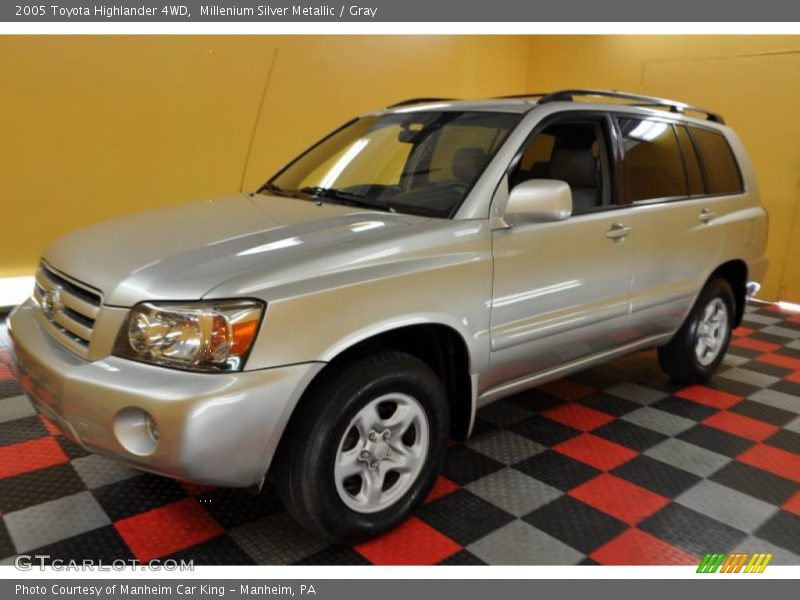 Millenium Silver Metallic / Gray 2005 Toyota Highlander 4WD