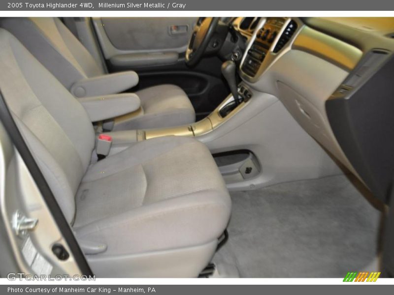 Millenium Silver Metallic / Gray 2005 Toyota Highlander 4WD