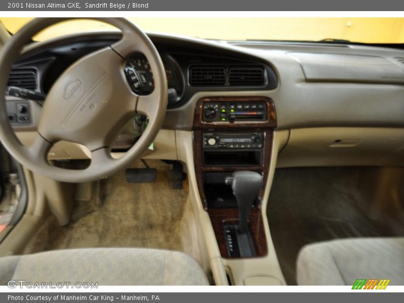 Sandrift Beige / Blond 2001 Nissan Altima GXE