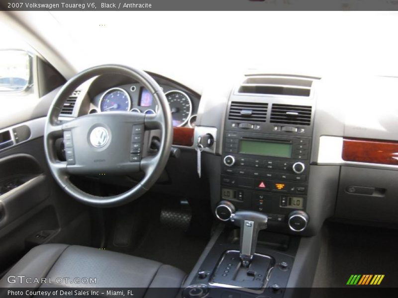 Black / Anthracite 2007 Volkswagen Touareg V6