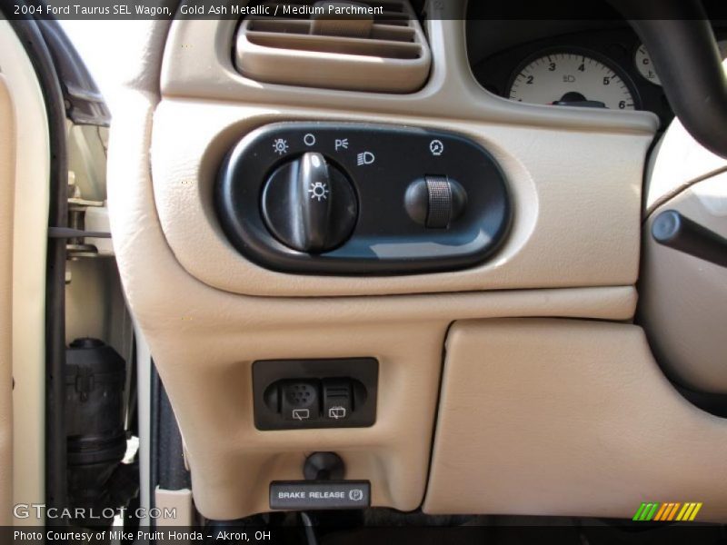 Gold Ash Metallic / Medium Parchment 2004 Ford Taurus SEL Wagon