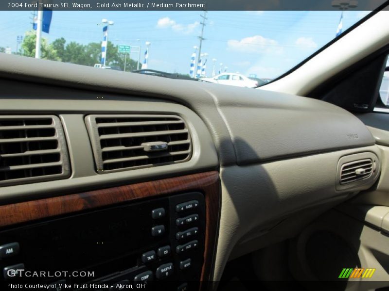 Gold Ash Metallic / Medium Parchment 2004 Ford Taurus SEL Wagon