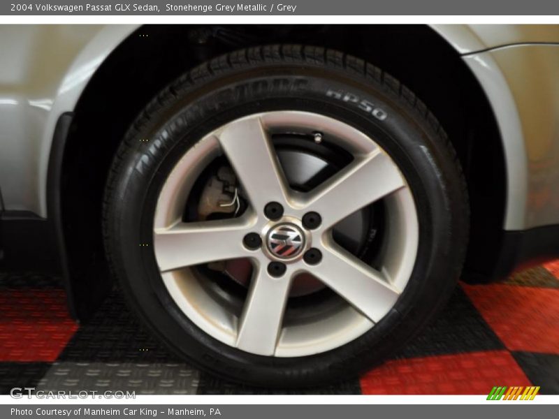 Stonehenge Grey Metallic / Grey 2004 Volkswagen Passat GLX Sedan