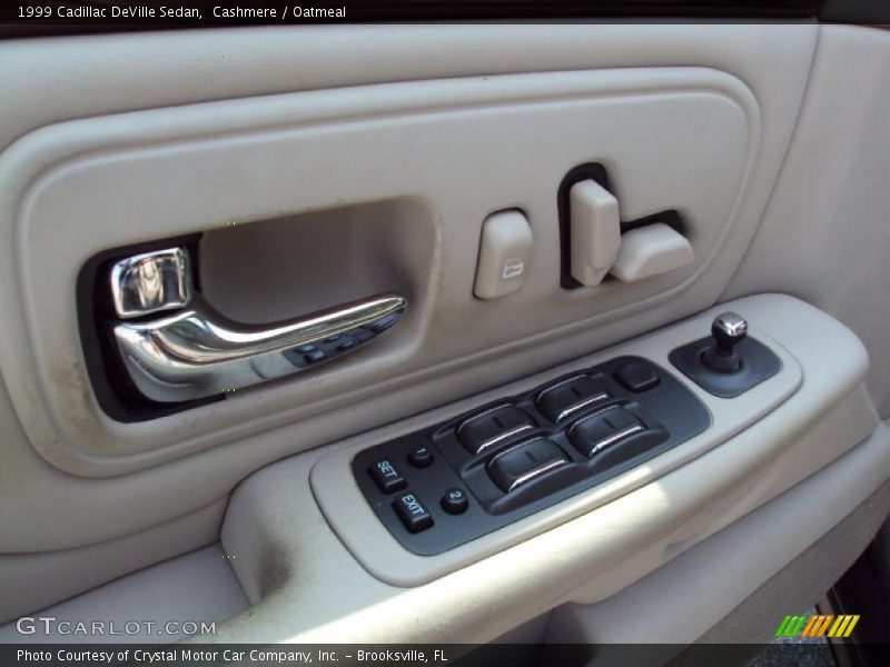 Cashmere / Oatmeal 1999 Cadillac DeVille Sedan