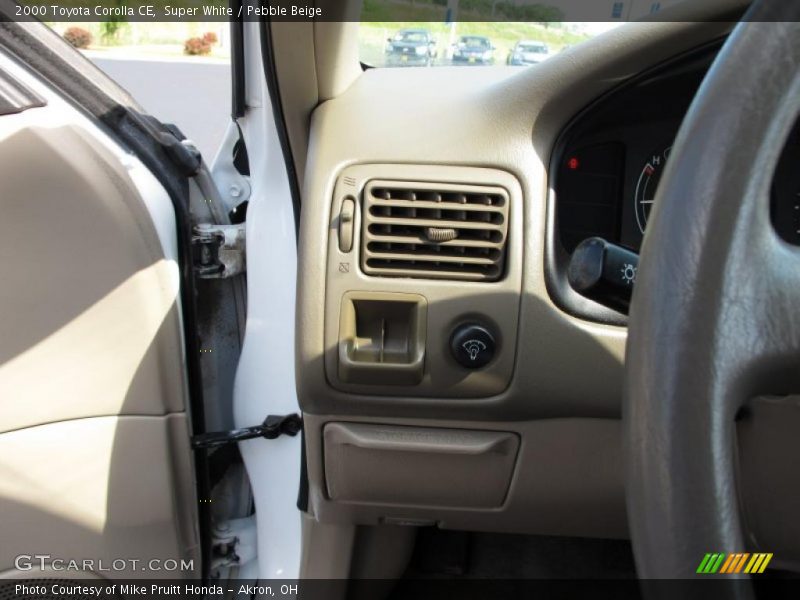 Super White / Pebble Beige 2000 Toyota Corolla CE