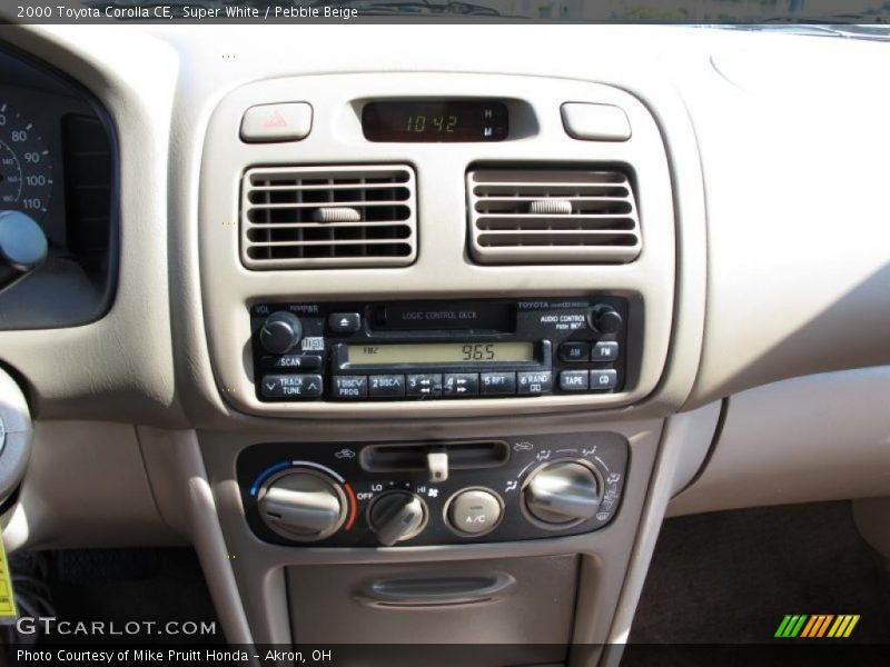 Super White / Pebble Beige 2000 Toyota Corolla CE