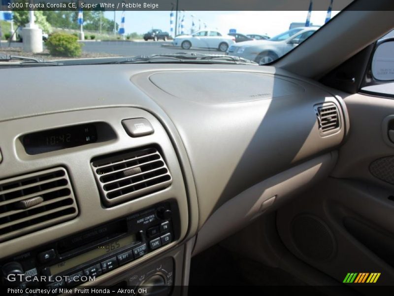 Super White / Pebble Beige 2000 Toyota Corolla CE