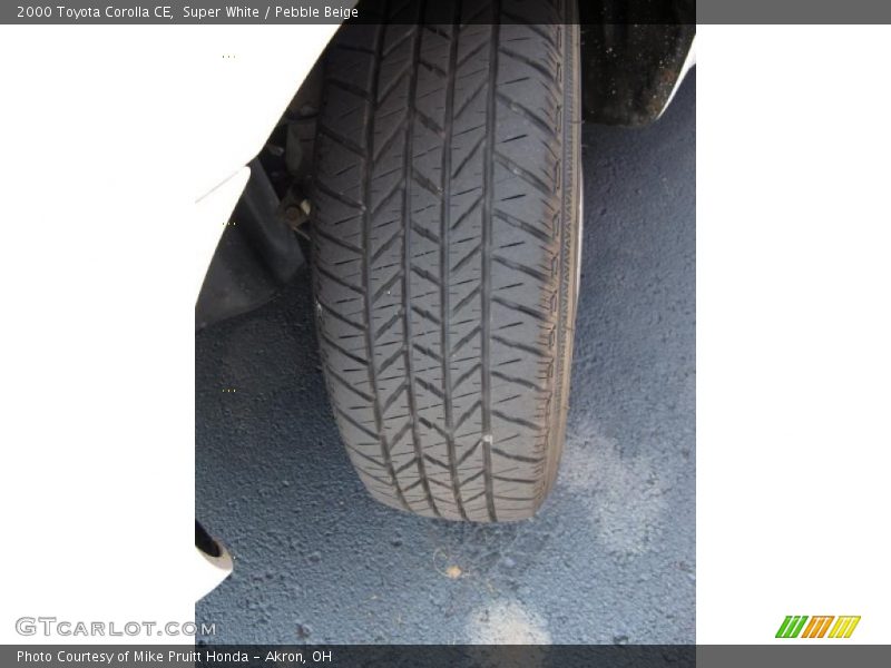 Super White / Pebble Beige 2000 Toyota Corolla CE
