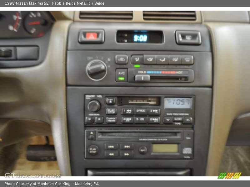 Pebble Beige Metallic / Beige 1998 Nissan Maxima SE