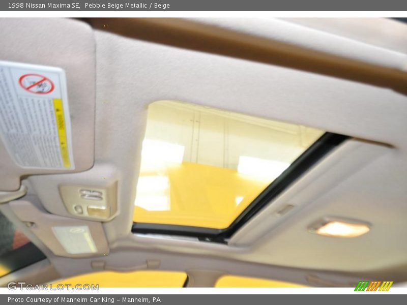 Pebble Beige Metallic / Beige 1998 Nissan Maxima SE