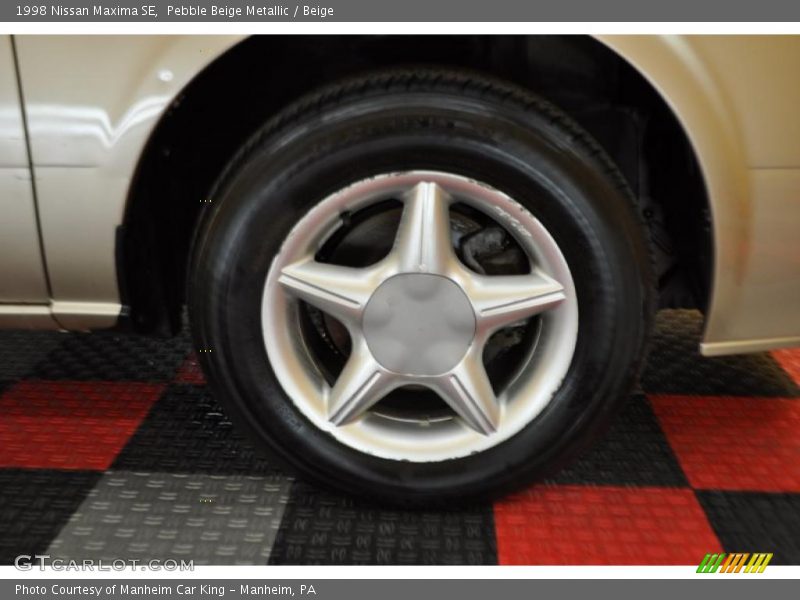Pebble Beige Metallic / Beige 1998 Nissan Maxima SE