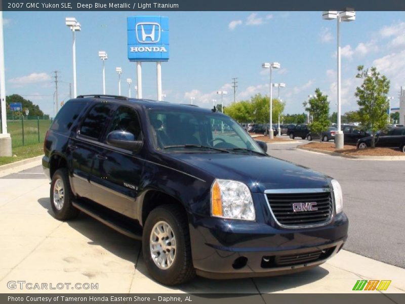 Deep Blue Metallic / Light Titanium 2007 GMC Yukon SLE