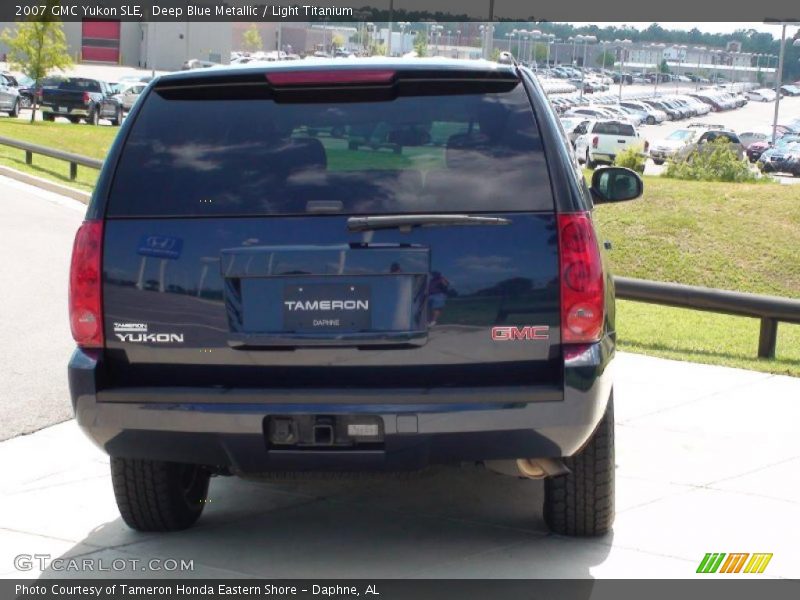 Deep Blue Metallic / Light Titanium 2007 GMC Yukon SLE