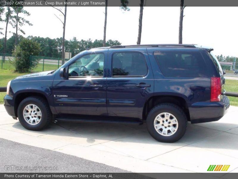 Deep Blue Metallic / Light Titanium 2007 GMC Yukon SLE