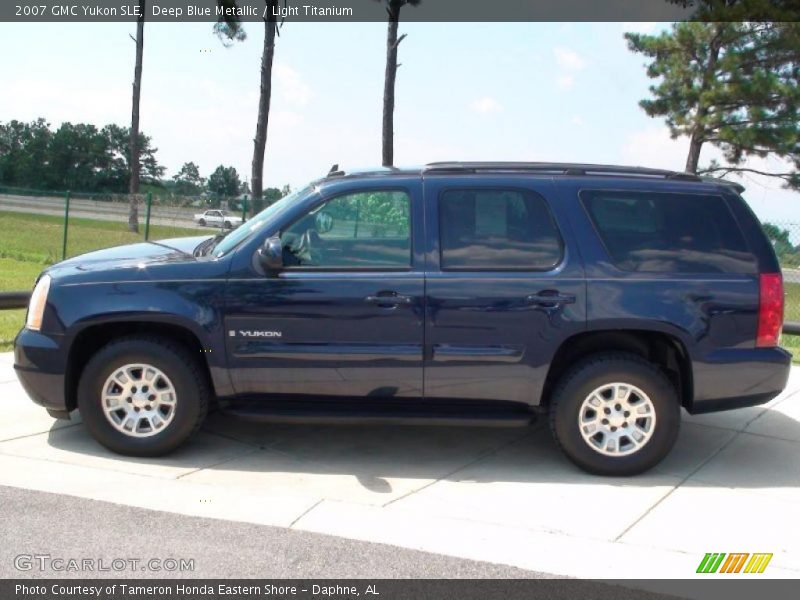 Deep Blue Metallic / Light Titanium 2007 GMC Yukon SLE