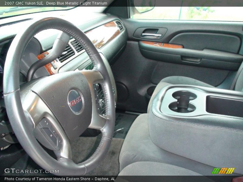 Deep Blue Metallic / Light Titanium 2007 GMC Yukon SLE