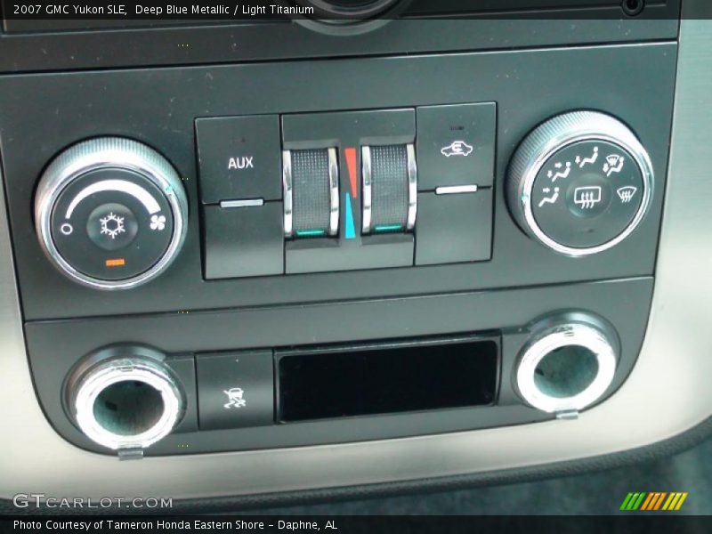 Deep Blue Metallic / Light Titanium 2007 GMC Yukon SLE