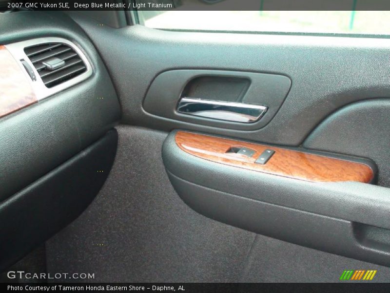 Deep Blue Metallic / Light Titanium 2007 GMC Yukon SLE