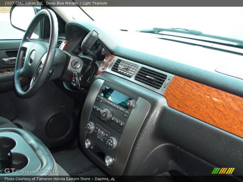 Deep Blue Metallic / Light Titanium 2007 GMC Yukon SLE