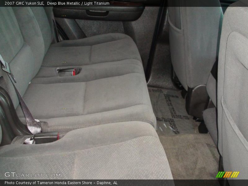Deep Blue Metallic / Light Titanium 2007 GMC Yukon SLE