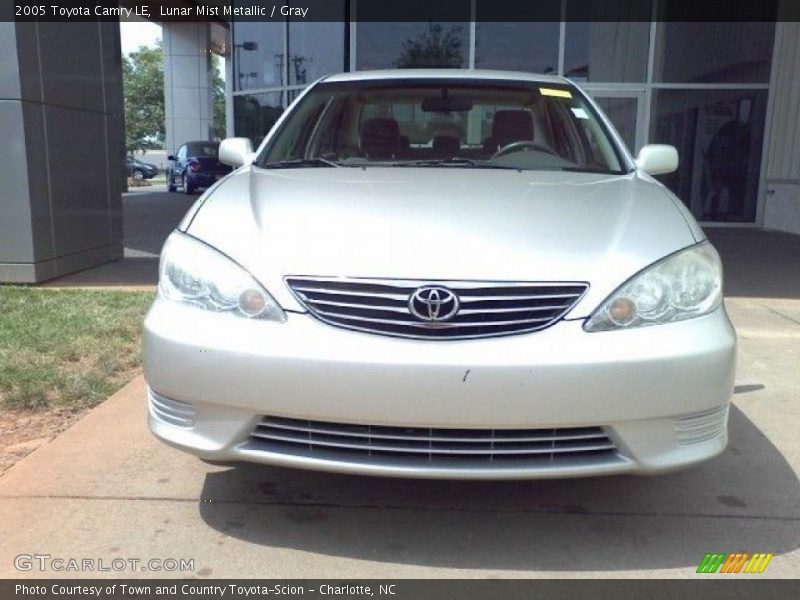 Lunar Mist Metallic / Gray 2005 Toyota Camry LE