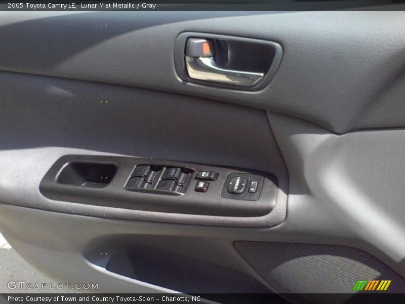Lunar Mist Metallic / Gray 2005 Toyota Camry LE