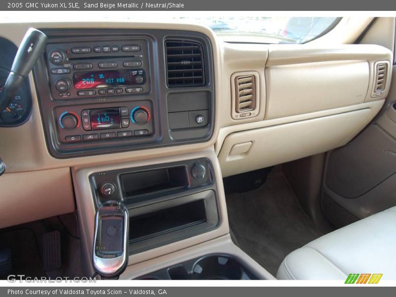 Sand Beige Metallic / Neutral/Shale 2005 GMC Yukon XL SLE