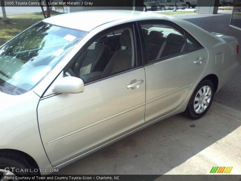 Lunar Mist Metallic / Gray 2005 Toyota Camry LE