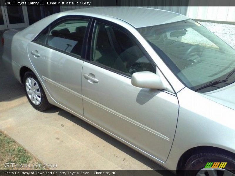 Lunar Mist Metallic / Gray 2005 Toyota Camry LE